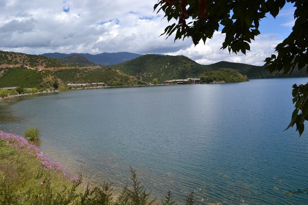 湖光山色