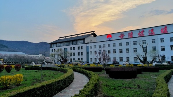 矿区春光美