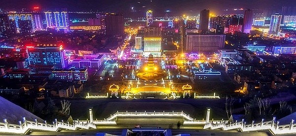 夜幕降临下的豳洲